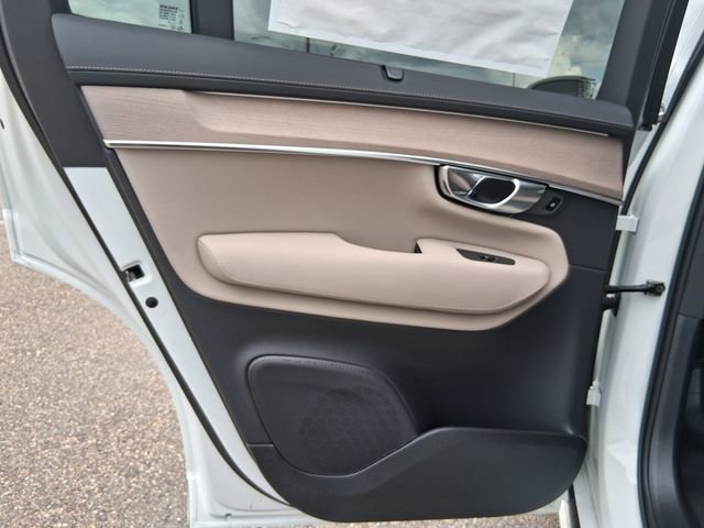New 2026 Volvo XC90 T8 Ultra w/ Protection Package Premier AWD/4WD image 16