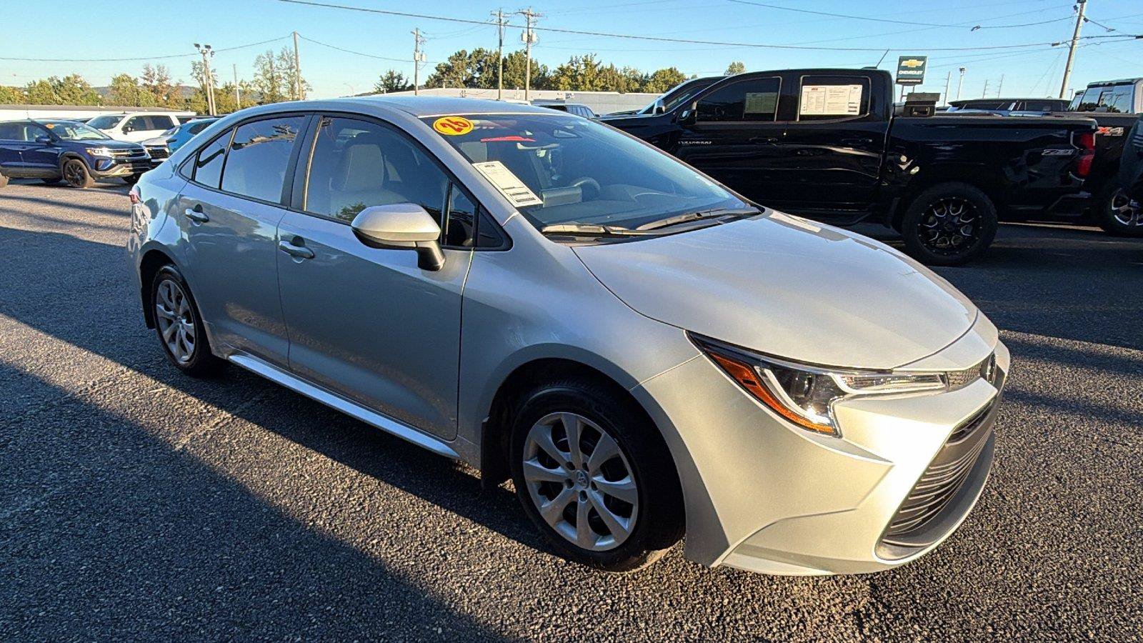 Used 2026 Toyota Corolla LE FWD image 6