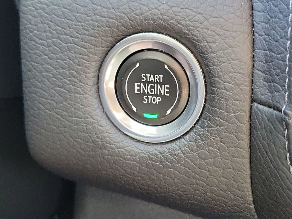 Used 2024 GMC Yukon Denali AWD/4WD image 17