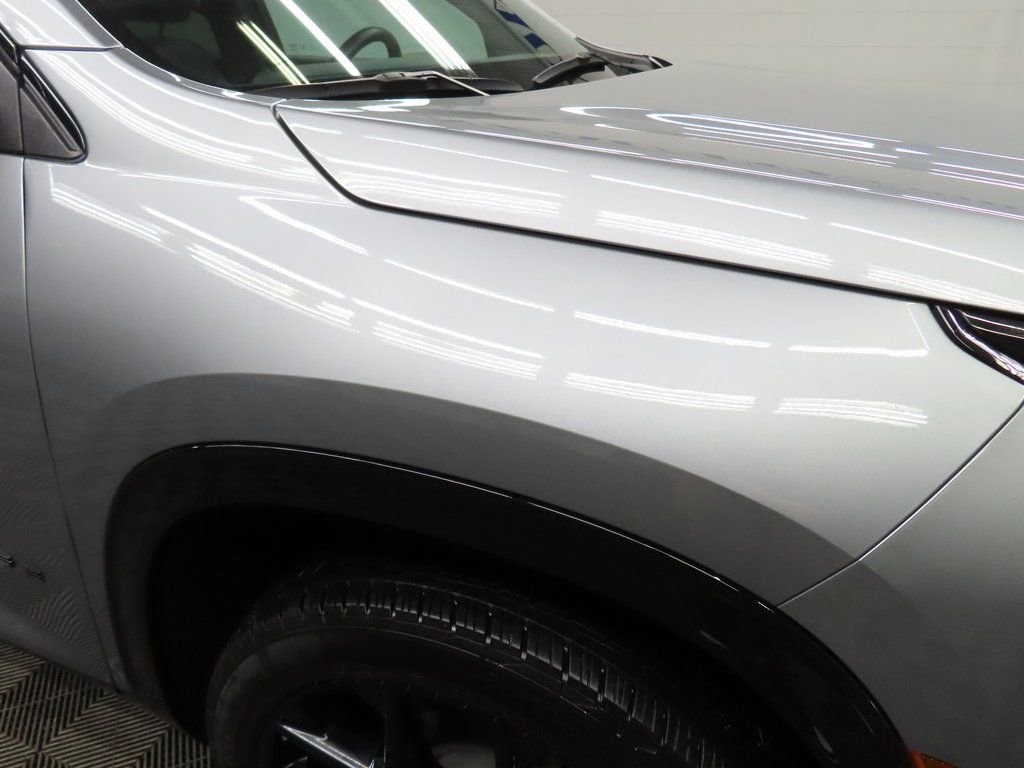 Used 2024 Chevrolet Traverse RS w/ LPO, Floor Liner Package image 36