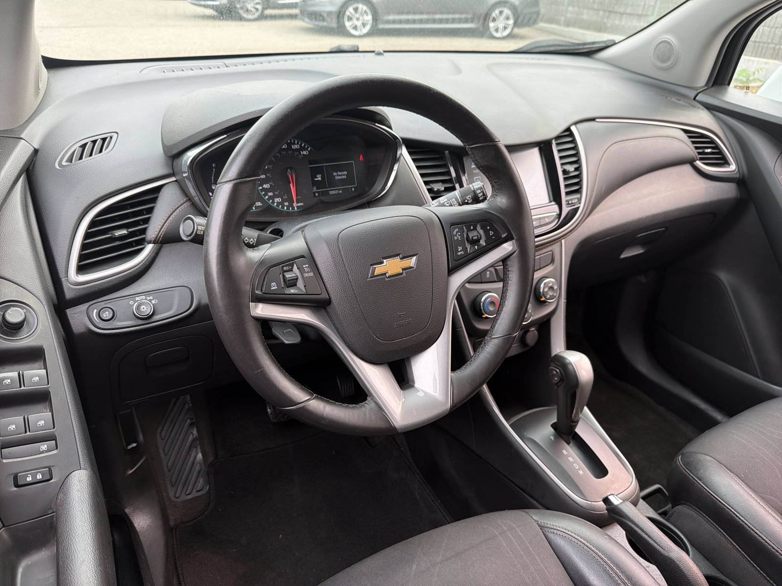 Used 2017 Chevrolet Trax LT w/ LT Convenience Package AWD/4WD image 16