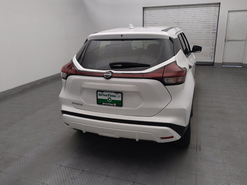 Used 2023 Nissan Kicks S FWD image 7