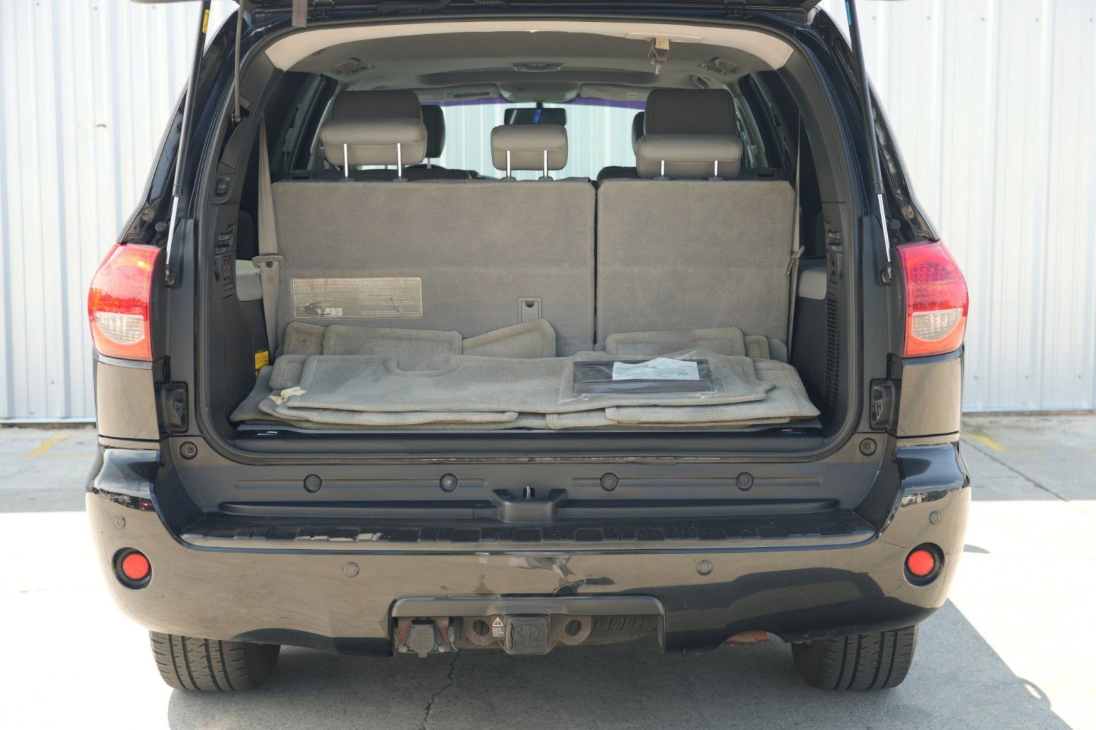 Used 2010 Toyota Sequoia Limited image 9