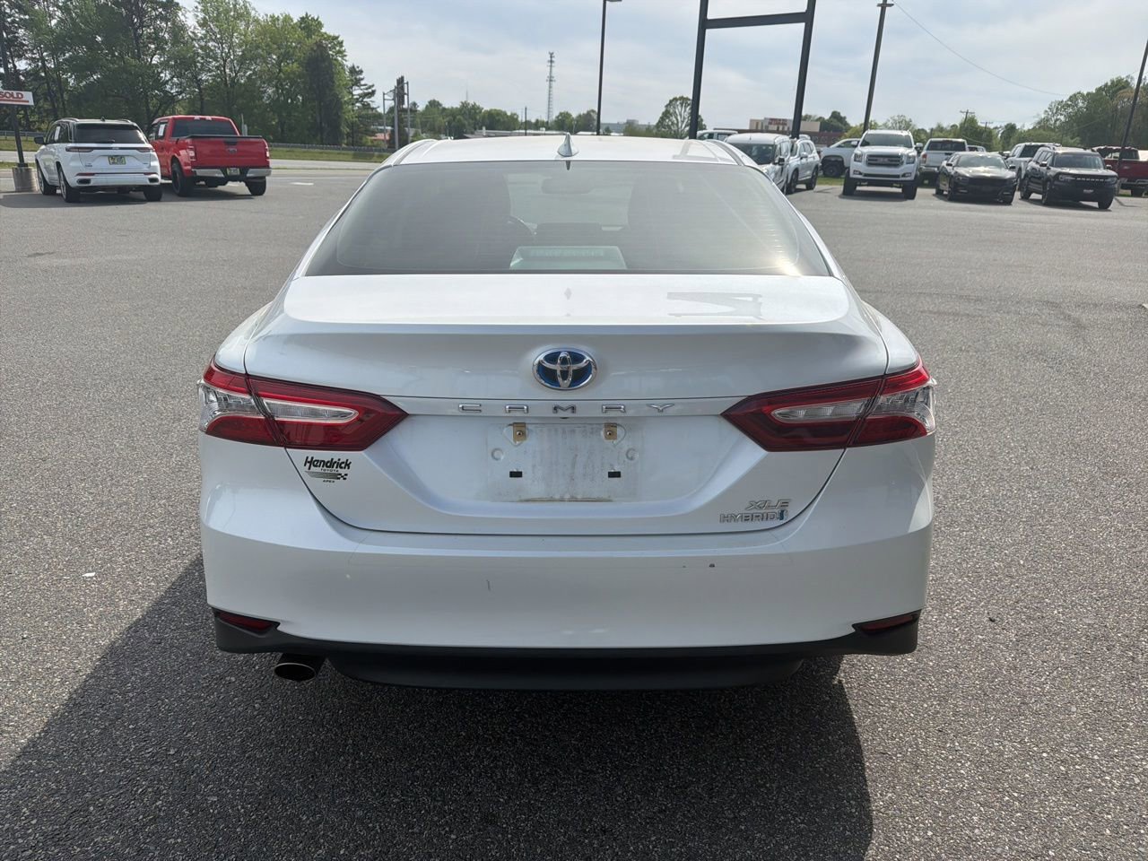 Used 2020 Toyota Camry XLE image 7