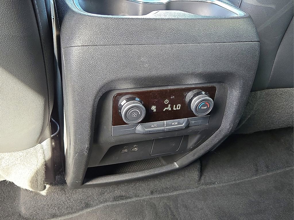 Used 2025 Buick Enclave Preferred image 18