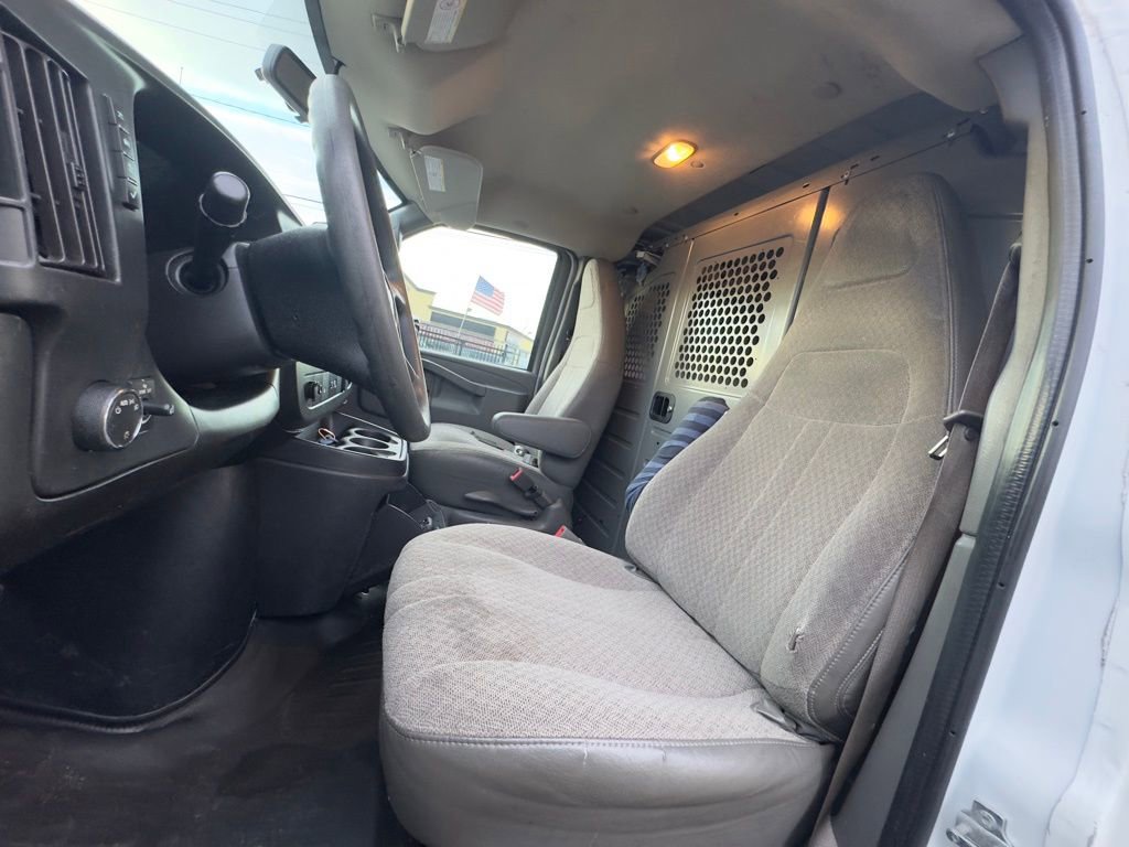 Used 2019 Chevrolet Express 2500 RWD image 16