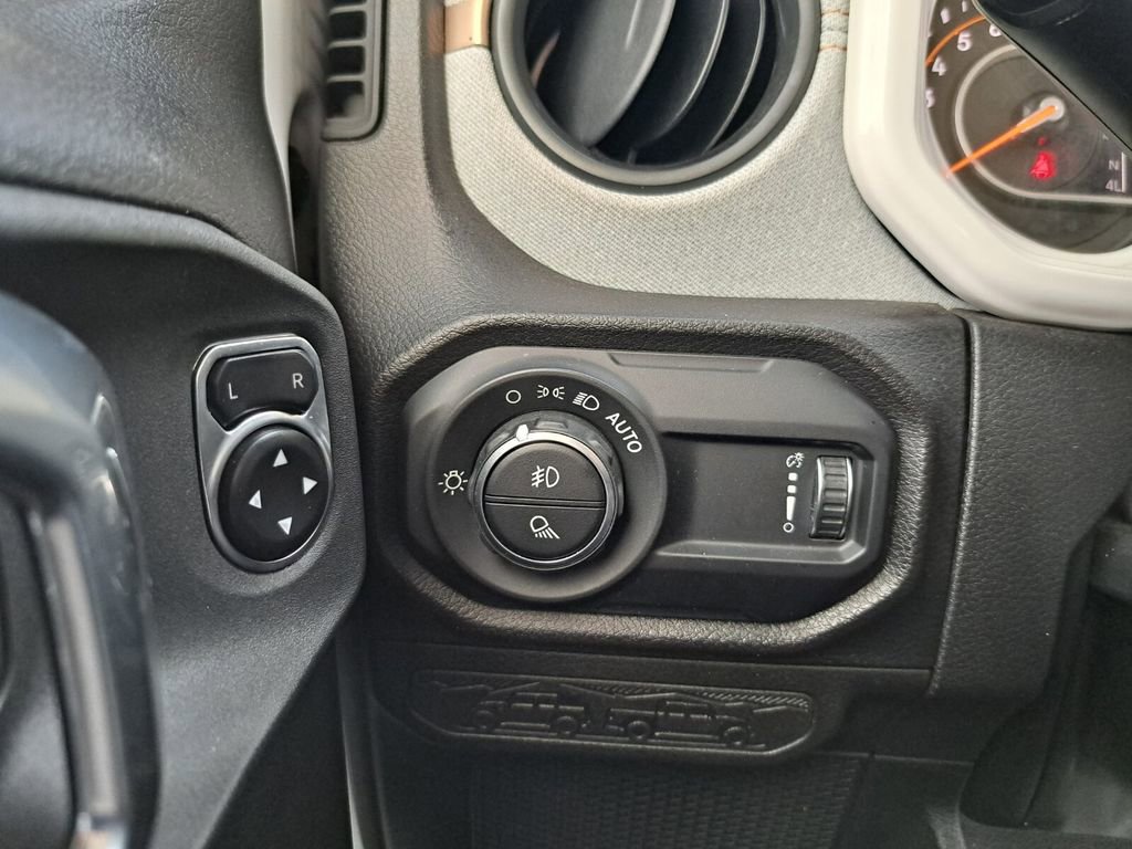 Used 2024 Jeep Gladiator Sport image 16