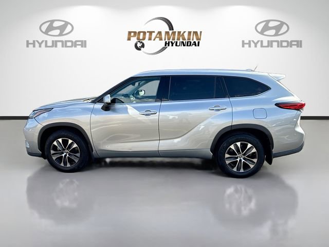 Used 2022 Toyota Highlander XLE image 8