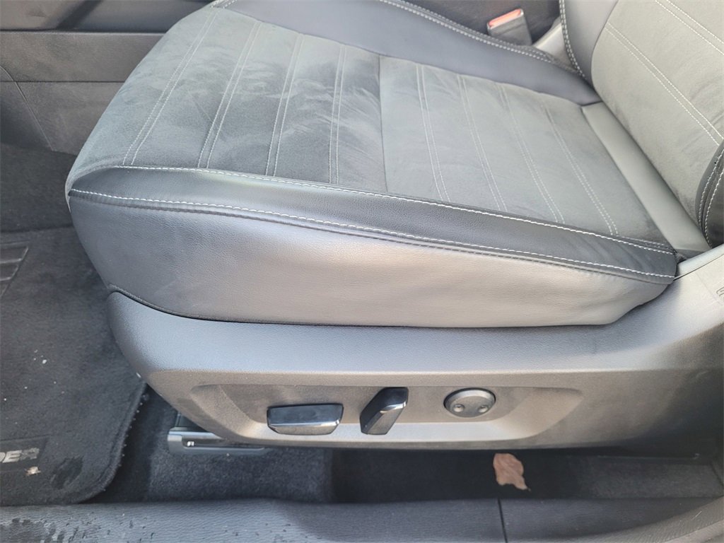 Used 2024 Mitsubishi Outlander SE image 24