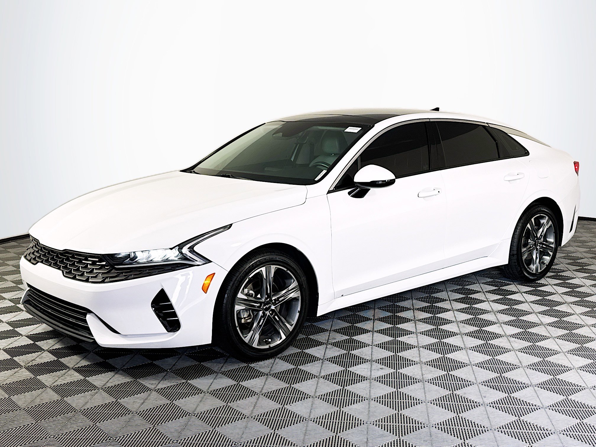 Used 2023 Kia K5 EX image 4