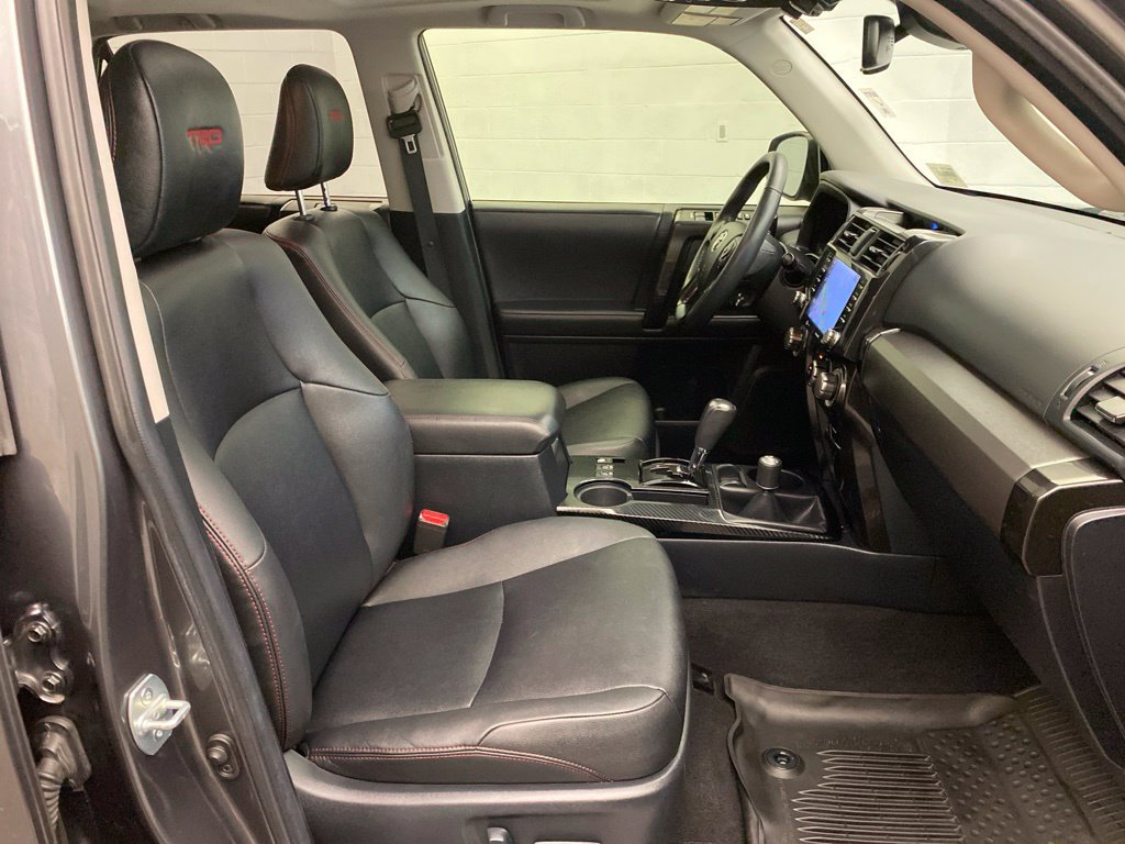 Used 2020 Toyota 4Runner Venture w/ Moonroof Package AWD/4WD image 23
