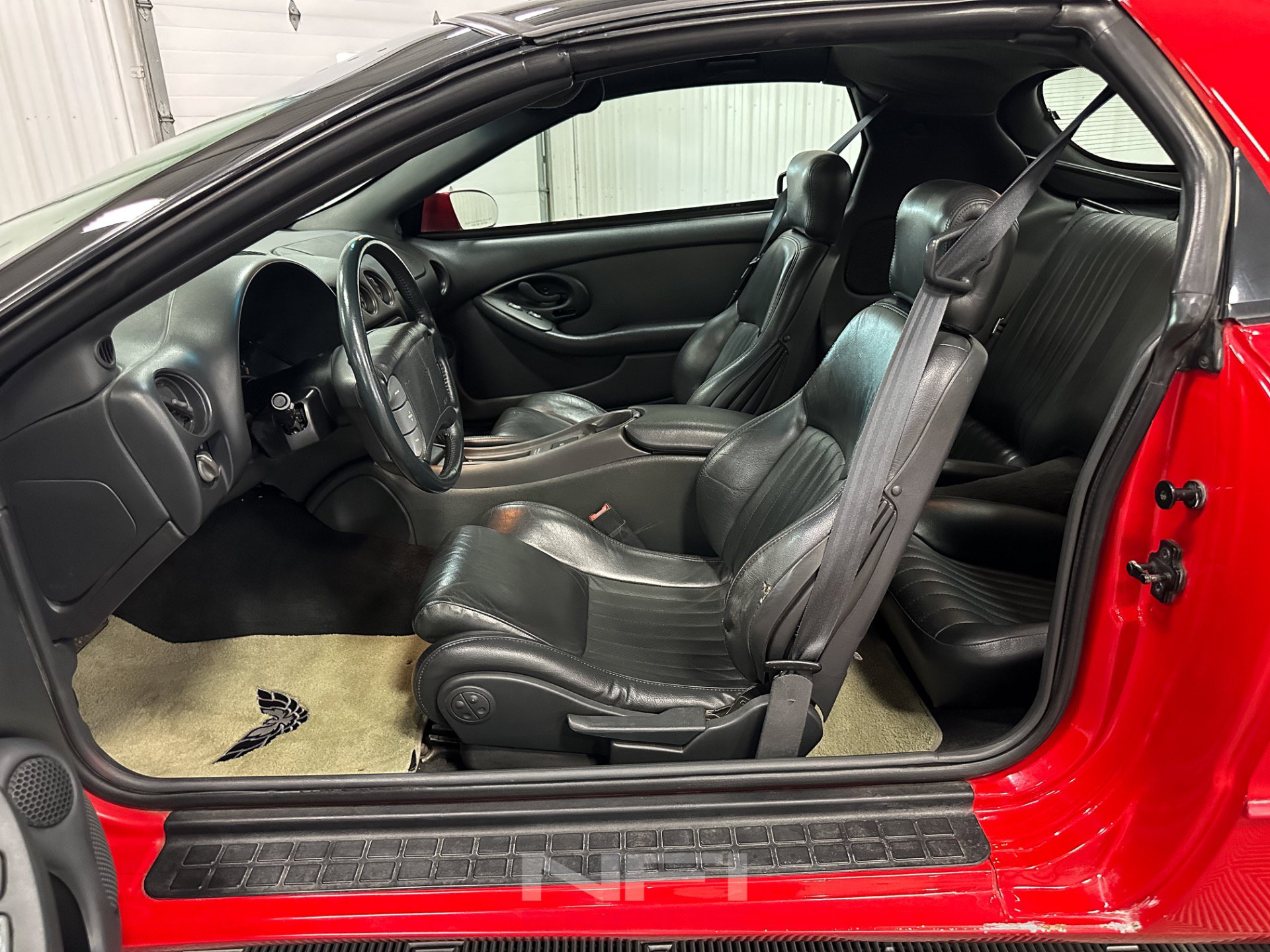 Used 1994 Pontiac Firebird Formula RWD image 32