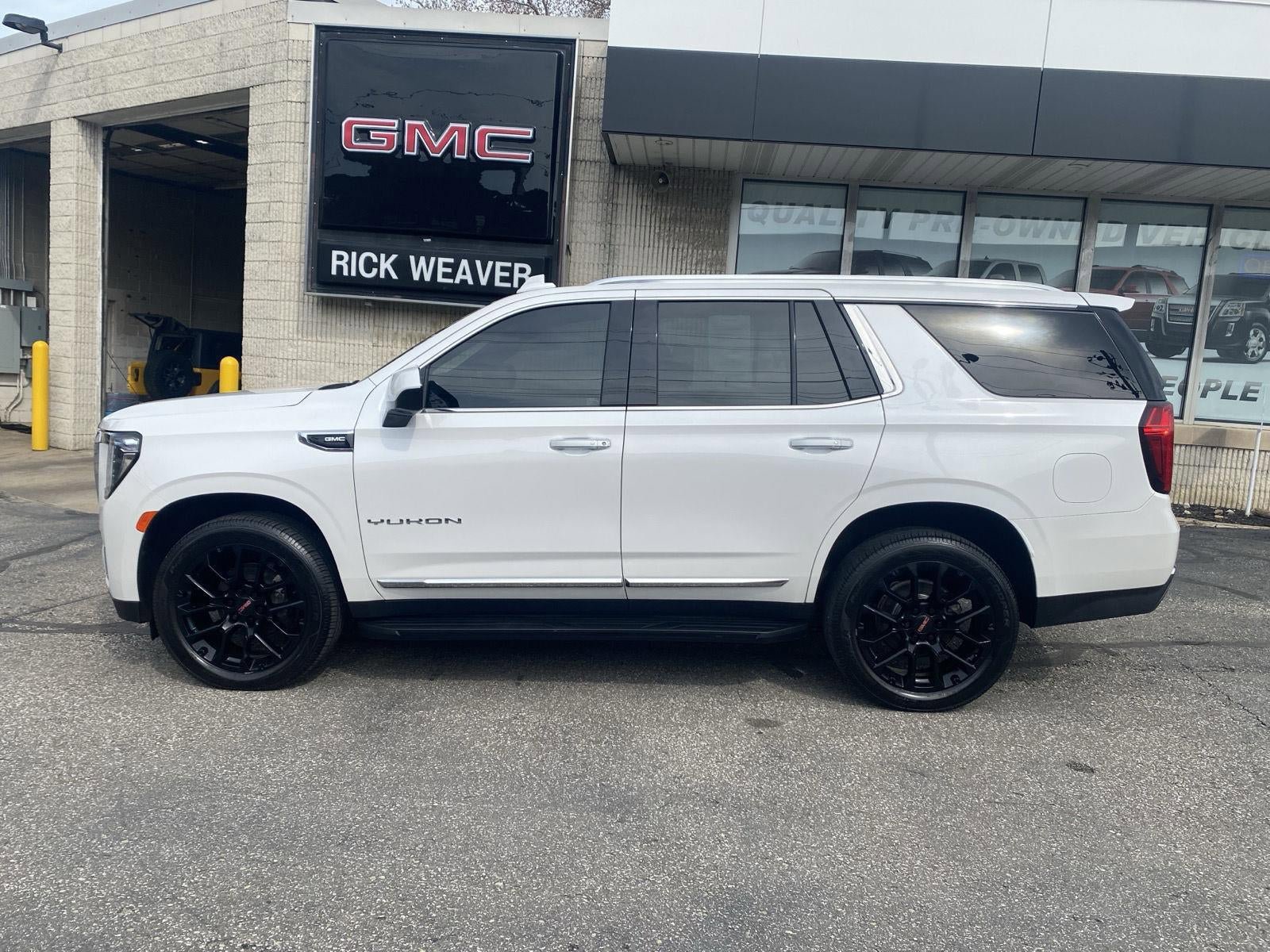 Certified 2022 GMC Yukon SLT w/ Max Trailering Package AWD/4WD image 6