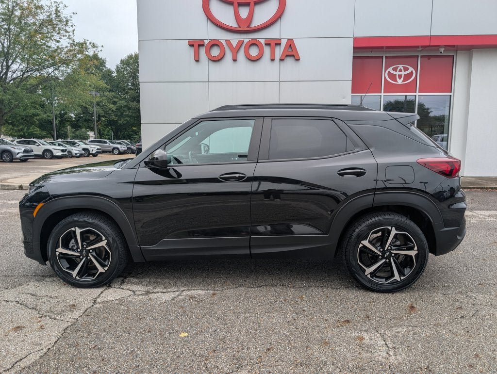 Used 2022 Chevrolet TrailBlazer RS w/ Sun and Liftgate Package FWD image 4