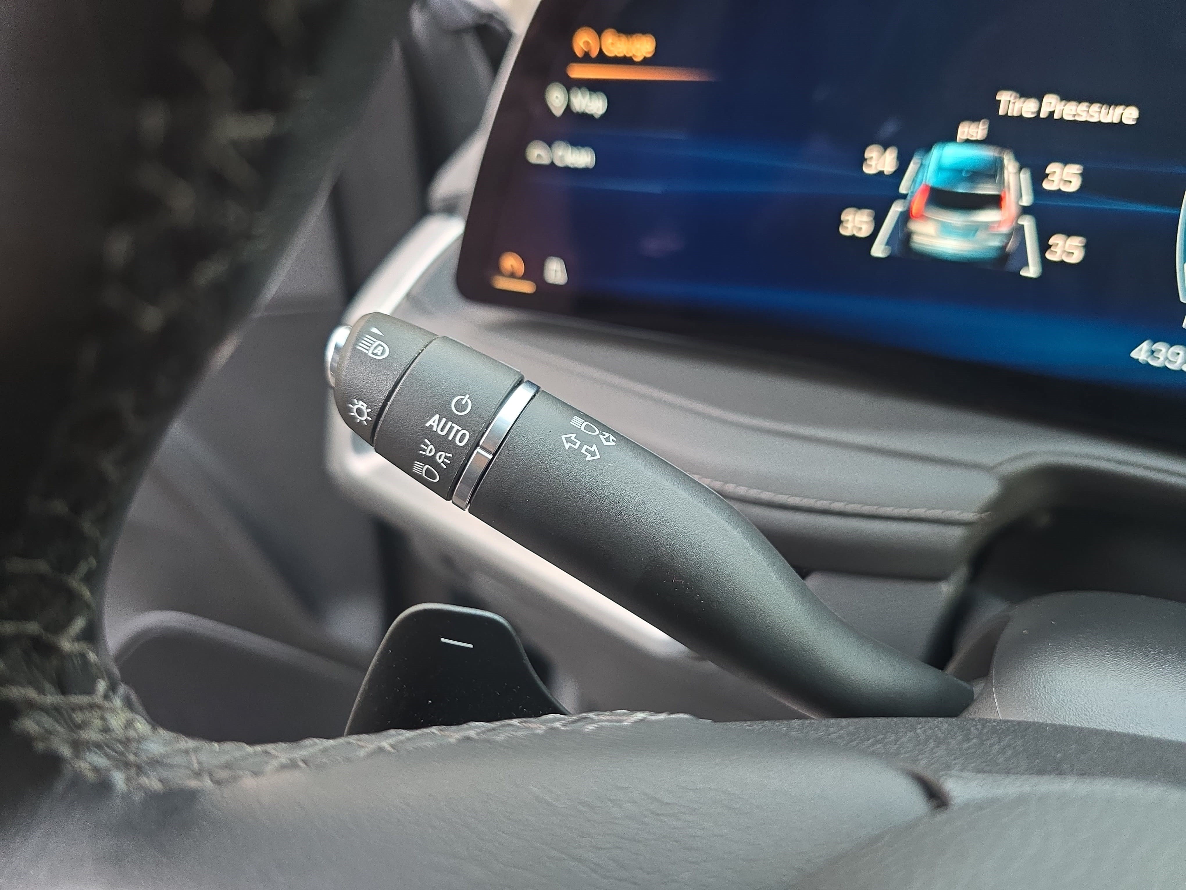 Used 2025 Cadillac XT4 Premium Luxury FWD image 26