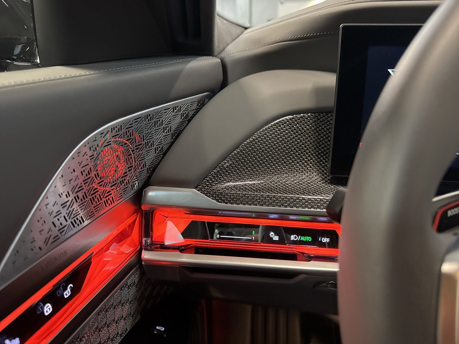 Used 2025 BMW i7 xDrive60 image 40