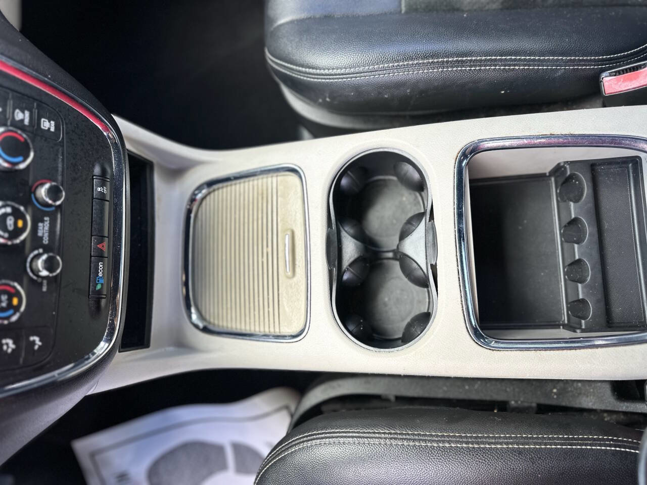 Used 2018 Dodge Grand Caravan SXT FWD image 17