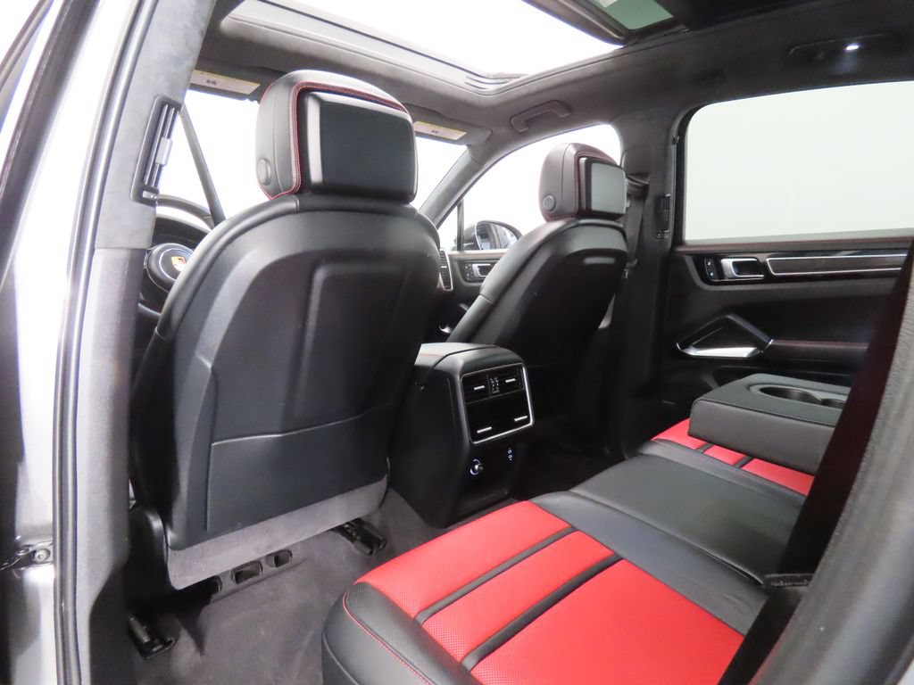 Certified 2023 Porsche Cayenne Turbo S AWD/4WD image 46