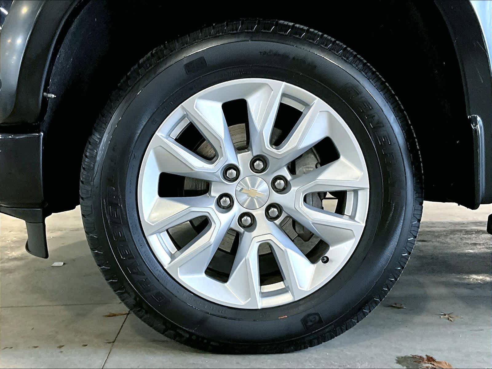 Used 2023 Chevrolet Silverado 1500 Custom image 7