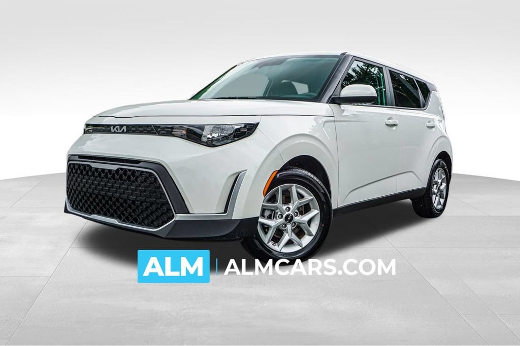 Used 2025 Kia Soul LX w/ LX Technology Package FWD image 1