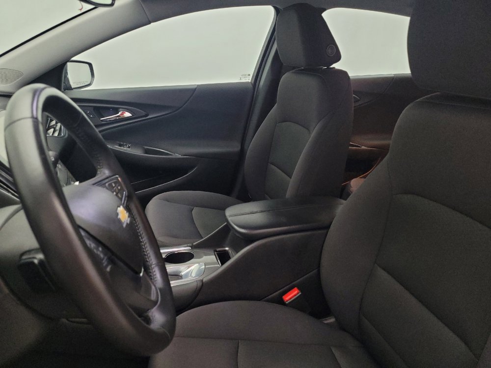 Used 2017 Chevrolet Malibu LT image 17