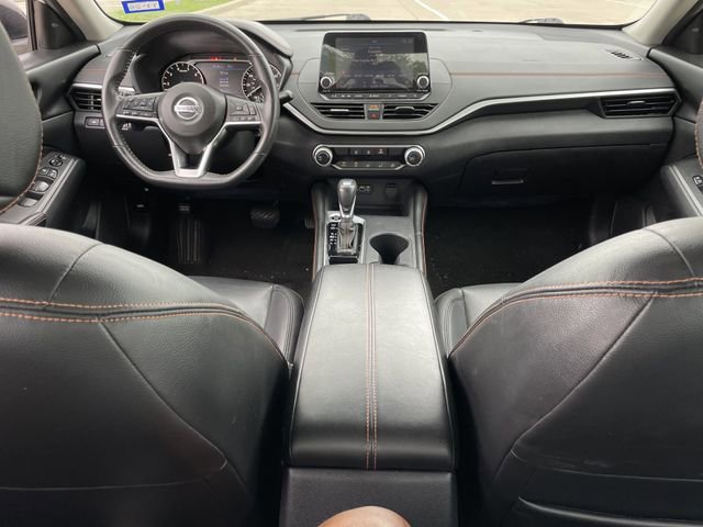 Used 2022 Nissan Altima 2.5 SR FWD image 9