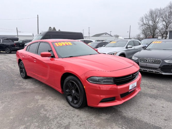 Used 2019 Dodge Charger SXT w/ Leather Interior Group image 2