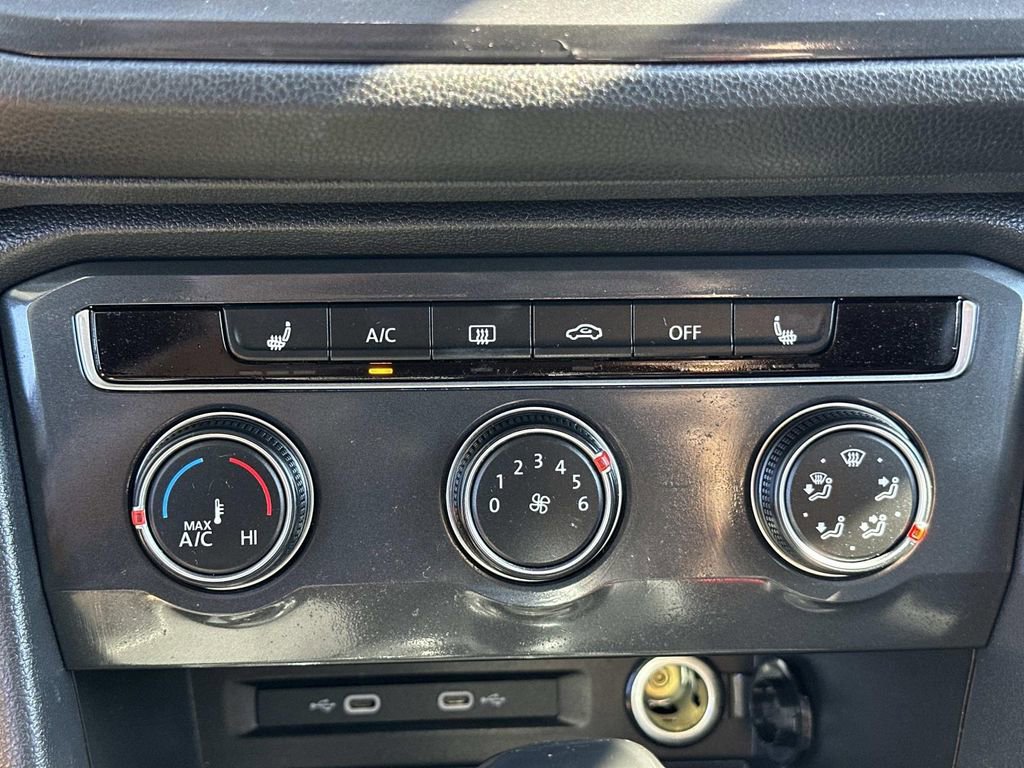 Used 2022 Volkswagen Tiguan S image 13