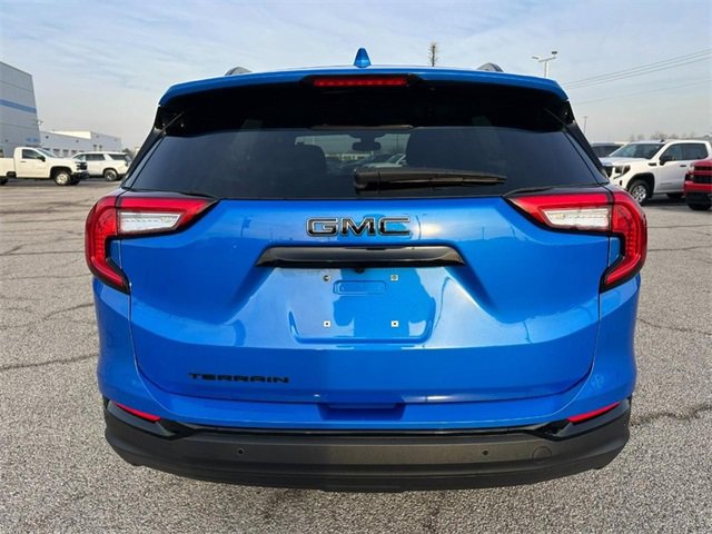 Certified 2024 GMC Terrain SLE w/ Driver Convenience Package image 4