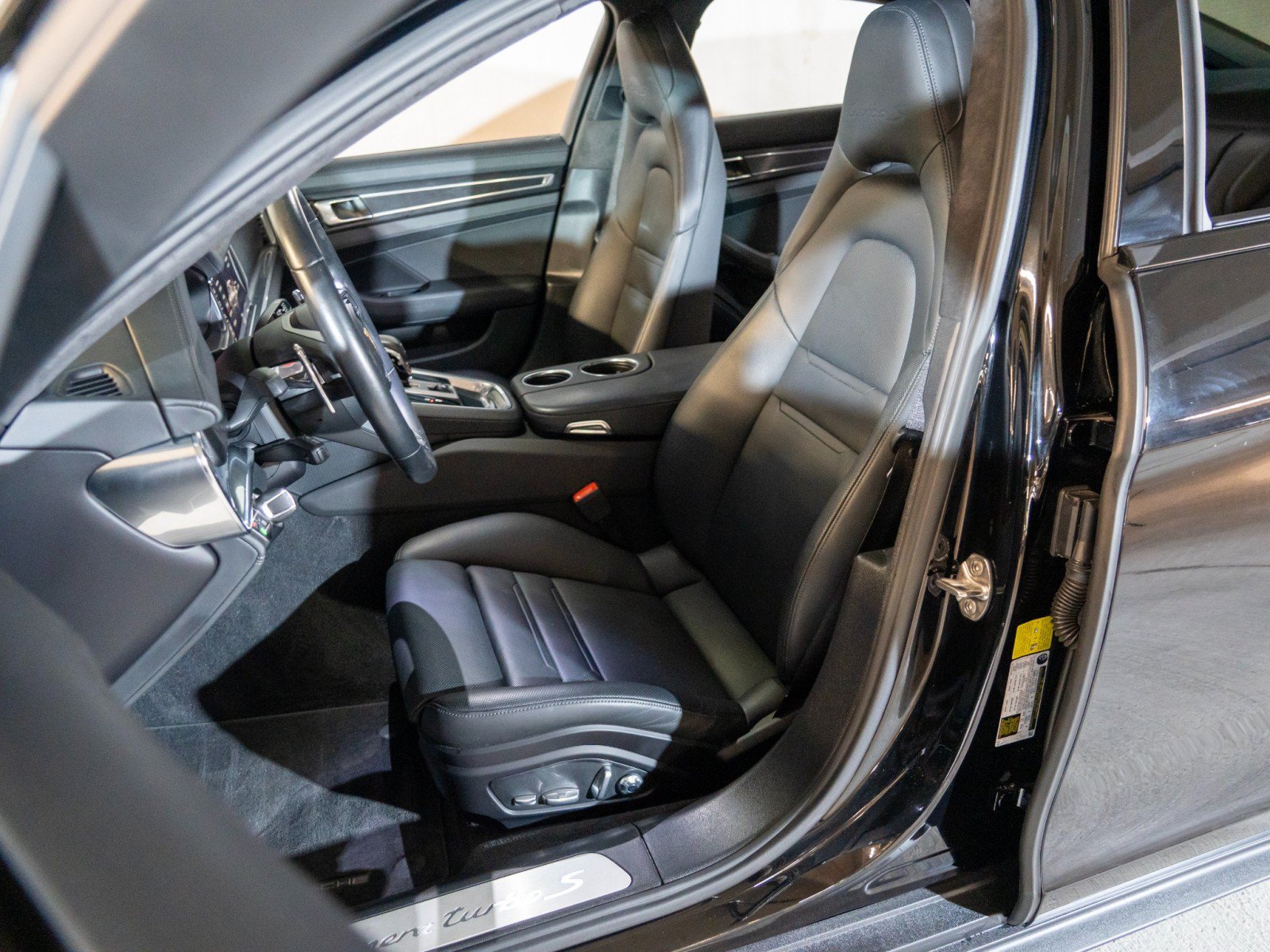 Certified 2021 Porsche Panamera Turbo S AWD/4WD image 5