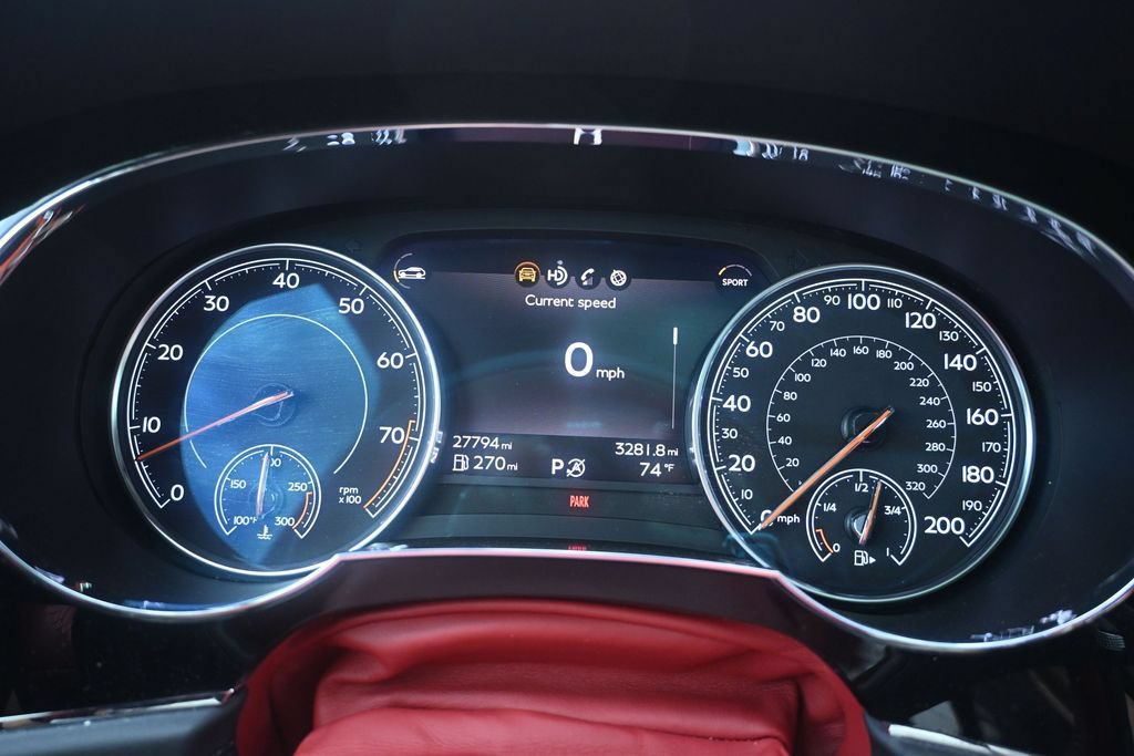 Used 2020 Bentley Bentayga AWD/4WD image 27