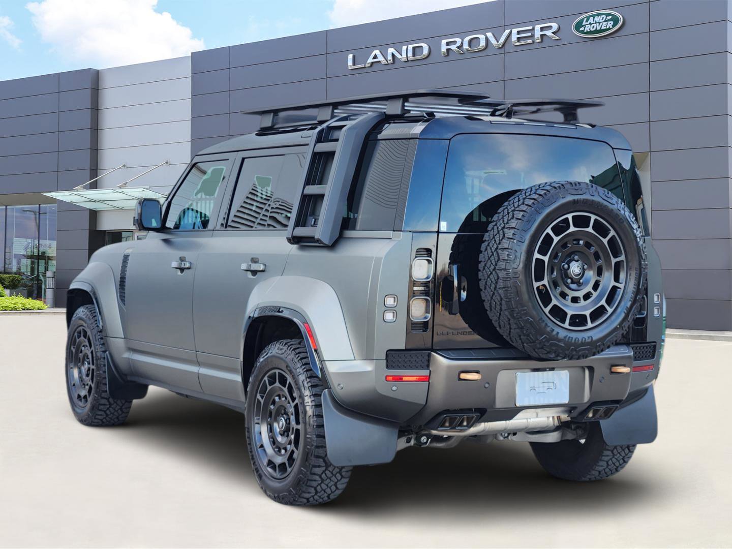 Certified 2025 Land Rover Defender 110 image 4