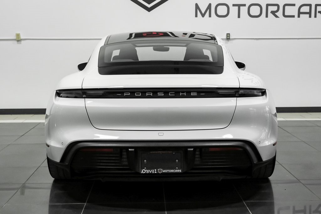 Used 2022 Porsche Taycan image 13
