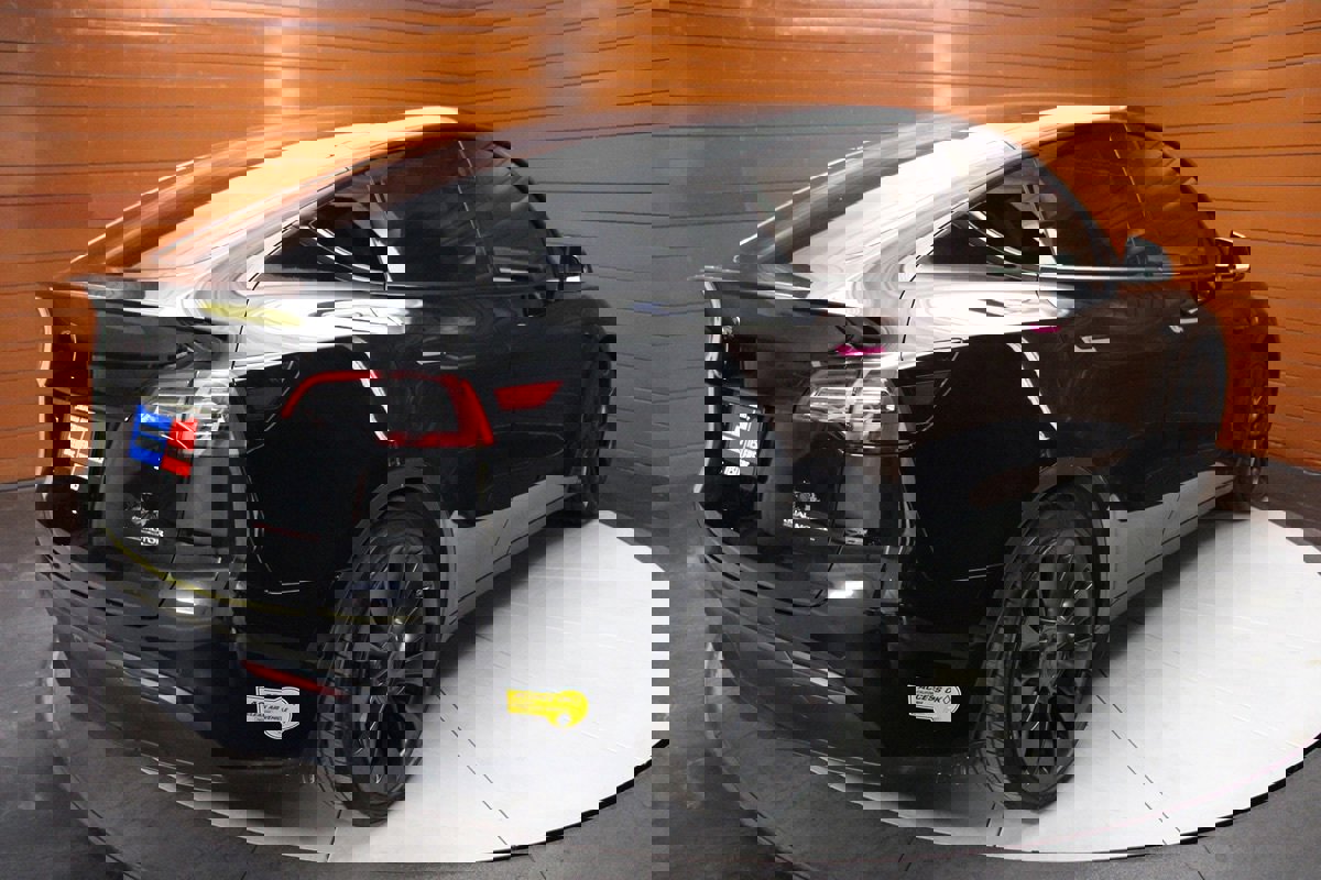 Used 2022 Tesla Model Y Performance image 13