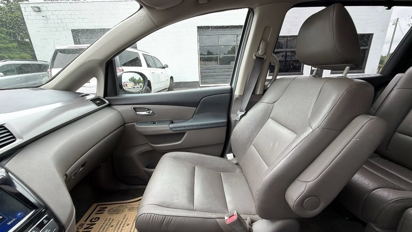 Used 2016 Honda Odyssey EX-L image 32