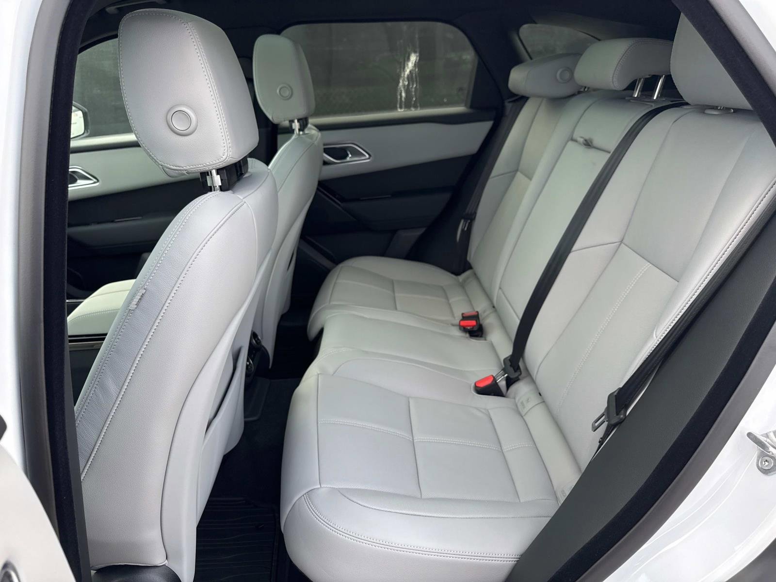 New 2026 Land Rover Range Rover Velar Dynamic SE image 8