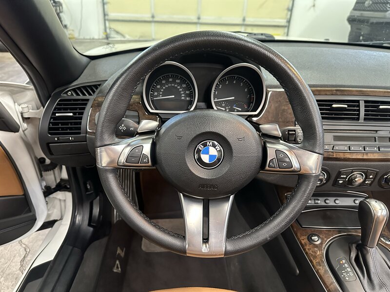 Used 2007 BMW Z4 3.0si RWD image 15