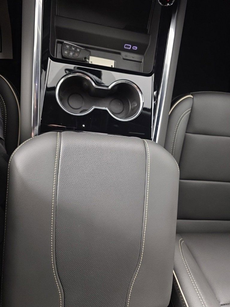 New 2025 Chevrolet Suburban Premier w/ Sun And Tow Package image 23