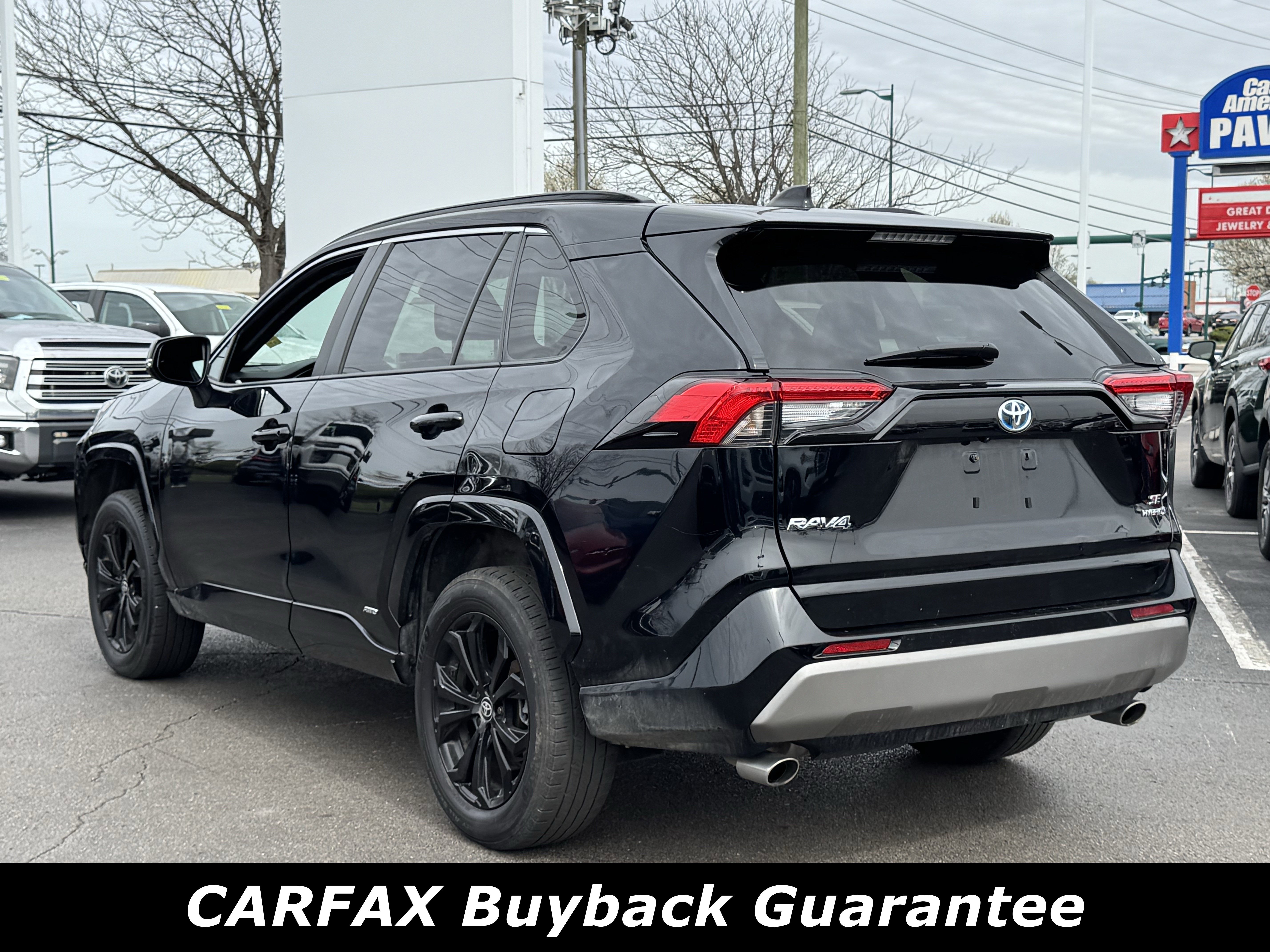 Used 2024 Toyota RAV4 SE image 2