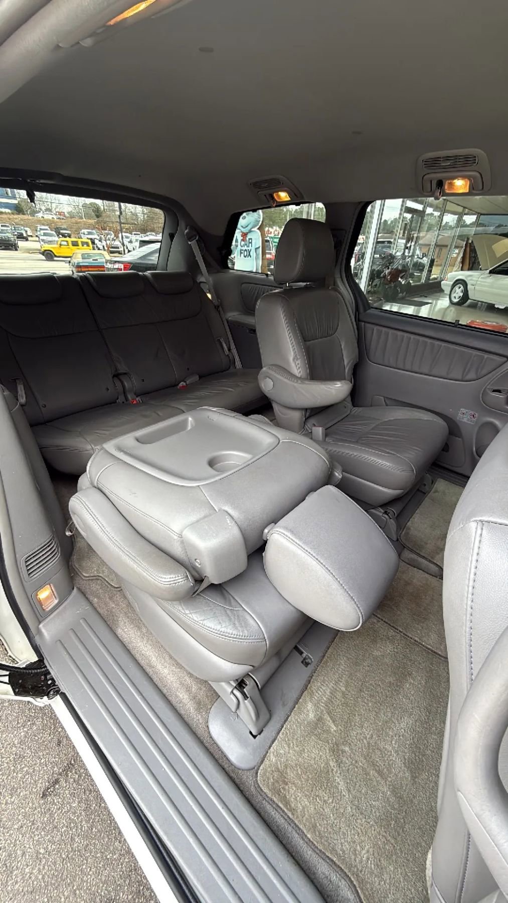 Used 2010 Toyota Sienna XLE FWD image 24
