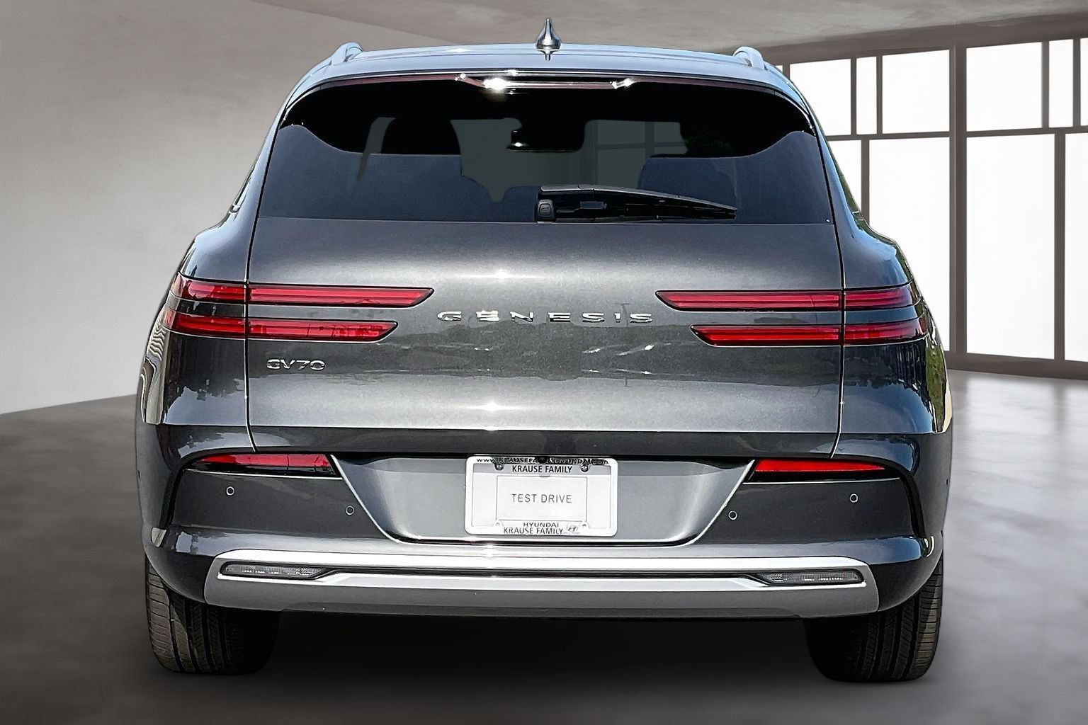 Used 2025 Genesis Electrified GV70 AWD/4WD image 5