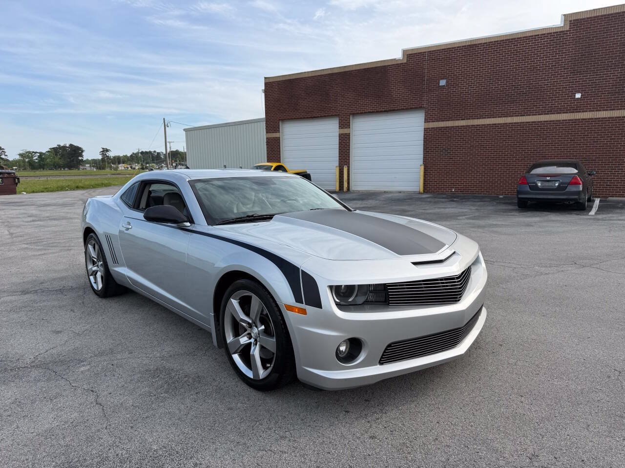 Used 2010 Chevrolet Camaro SS w/ RS Package RWD image 9