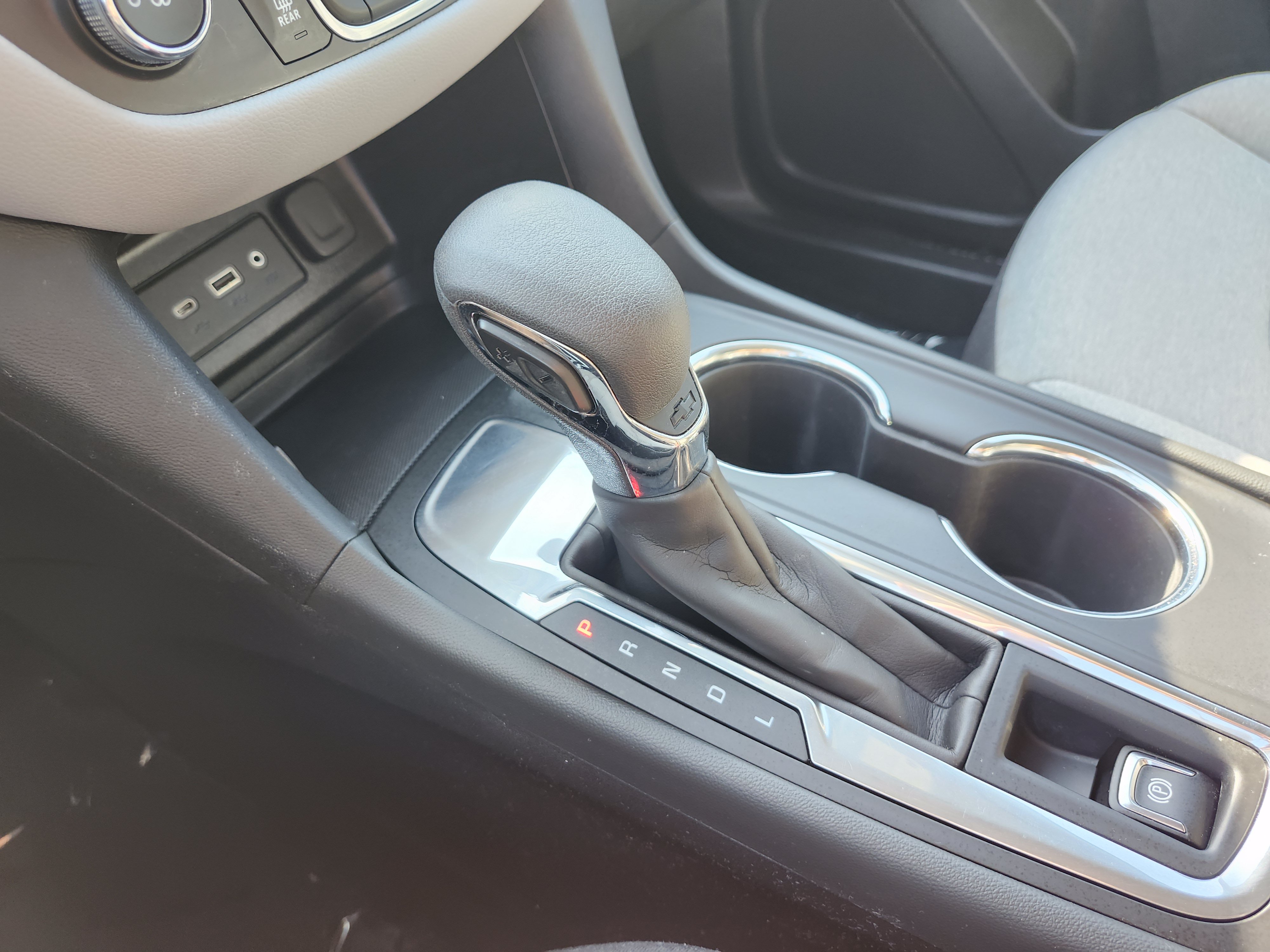 Used 2023 Chevrolet Equinox LT FWD image 29
