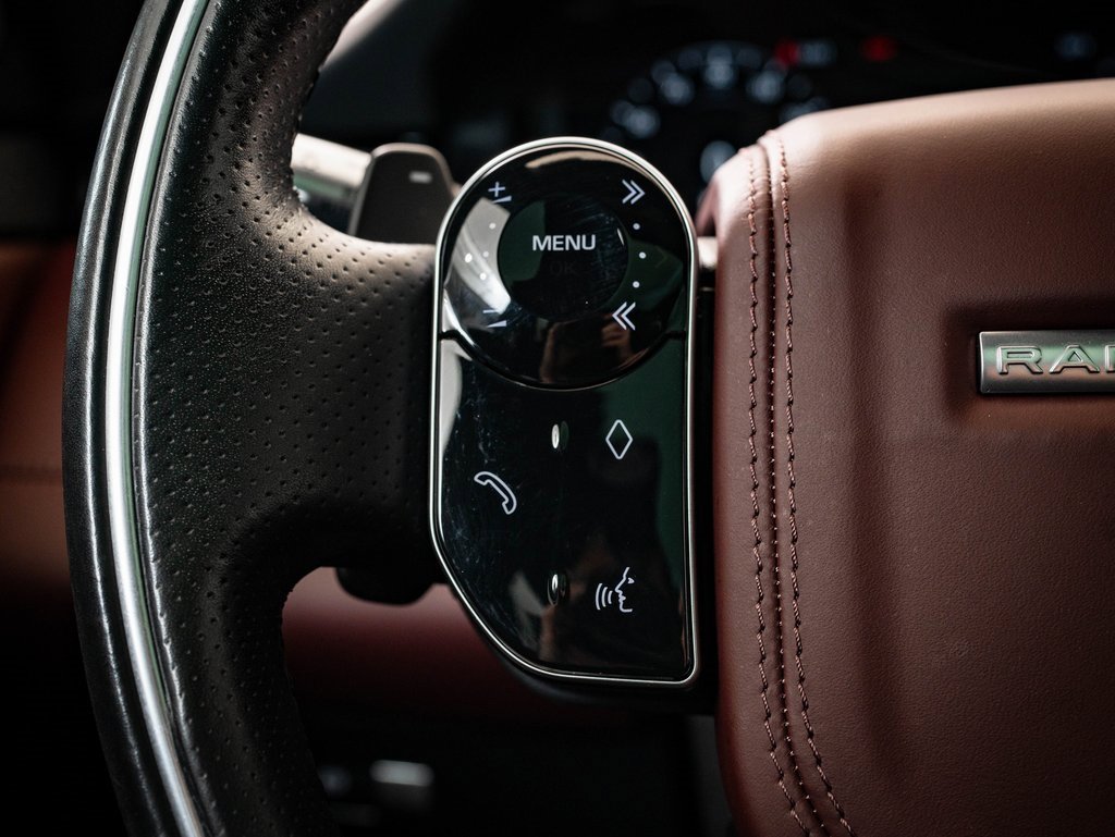 Used 2020 Land Rover Range Rover Evoque R-Dynamic HSE image 28