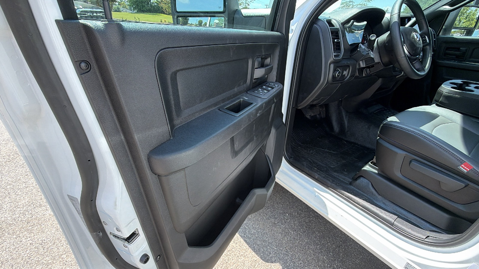 New 2026 RAM 4500 Tradesman w/ Chrome Appearance Group AWD/4WD image 16