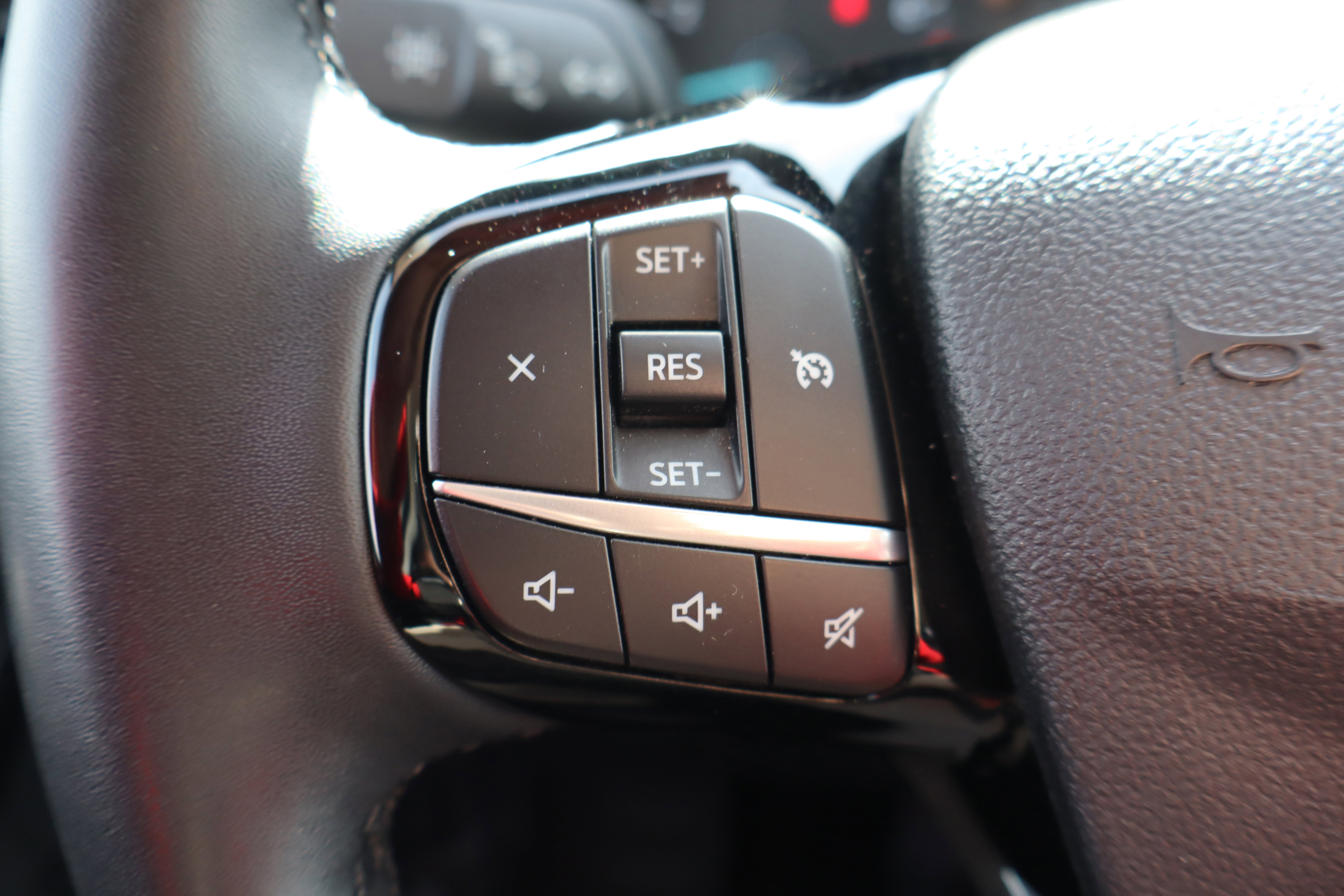 Used 2022 Ford Escape SEL image 16