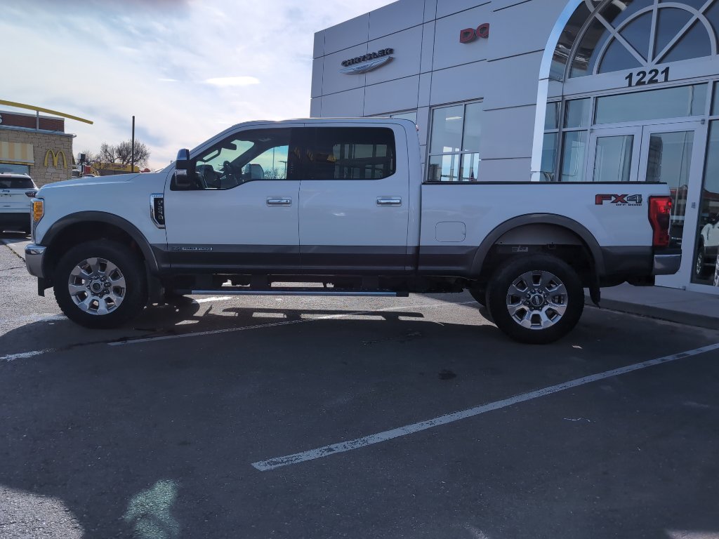 Used 2017 Ford F250 Lariat w/ Chrome Package image 8