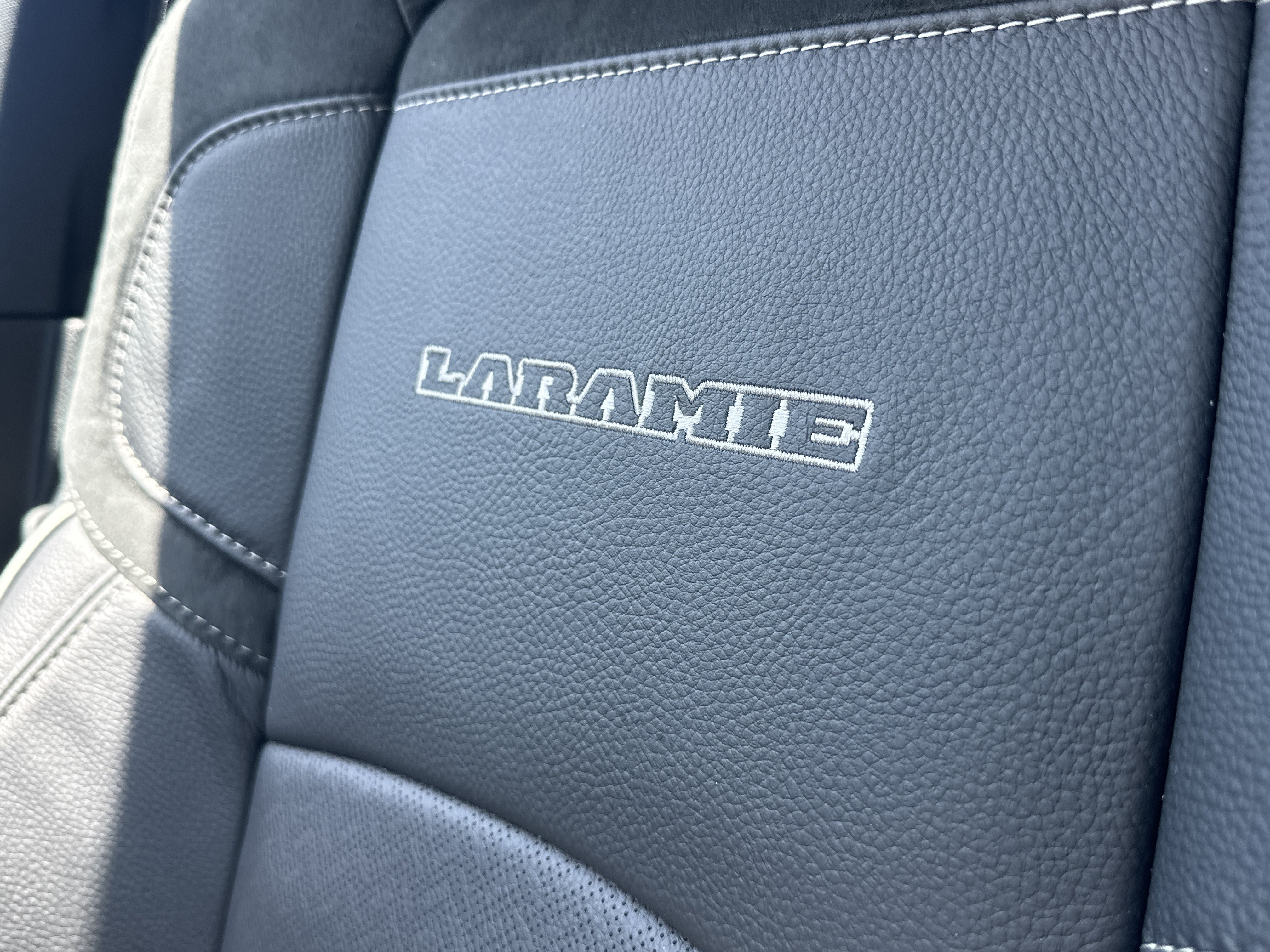 New 2026 RAM 3500 Laramie AWD/4WD image 4