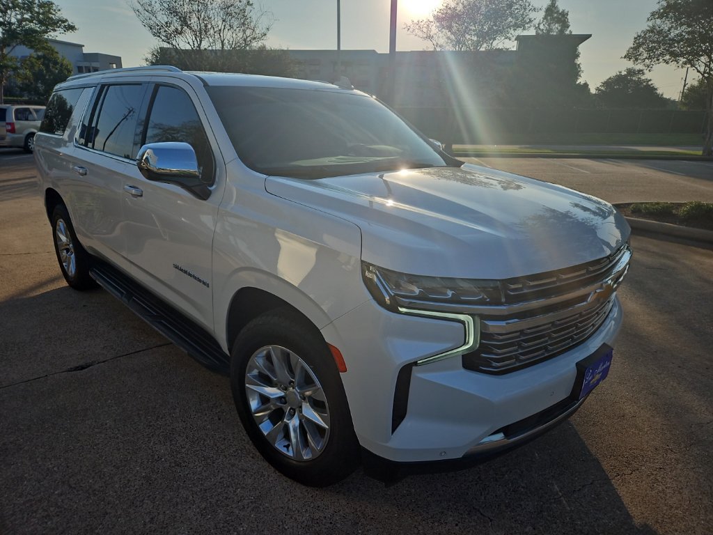 Used 2021 Chevrolet Suburban Premier AWD/4WD image 4