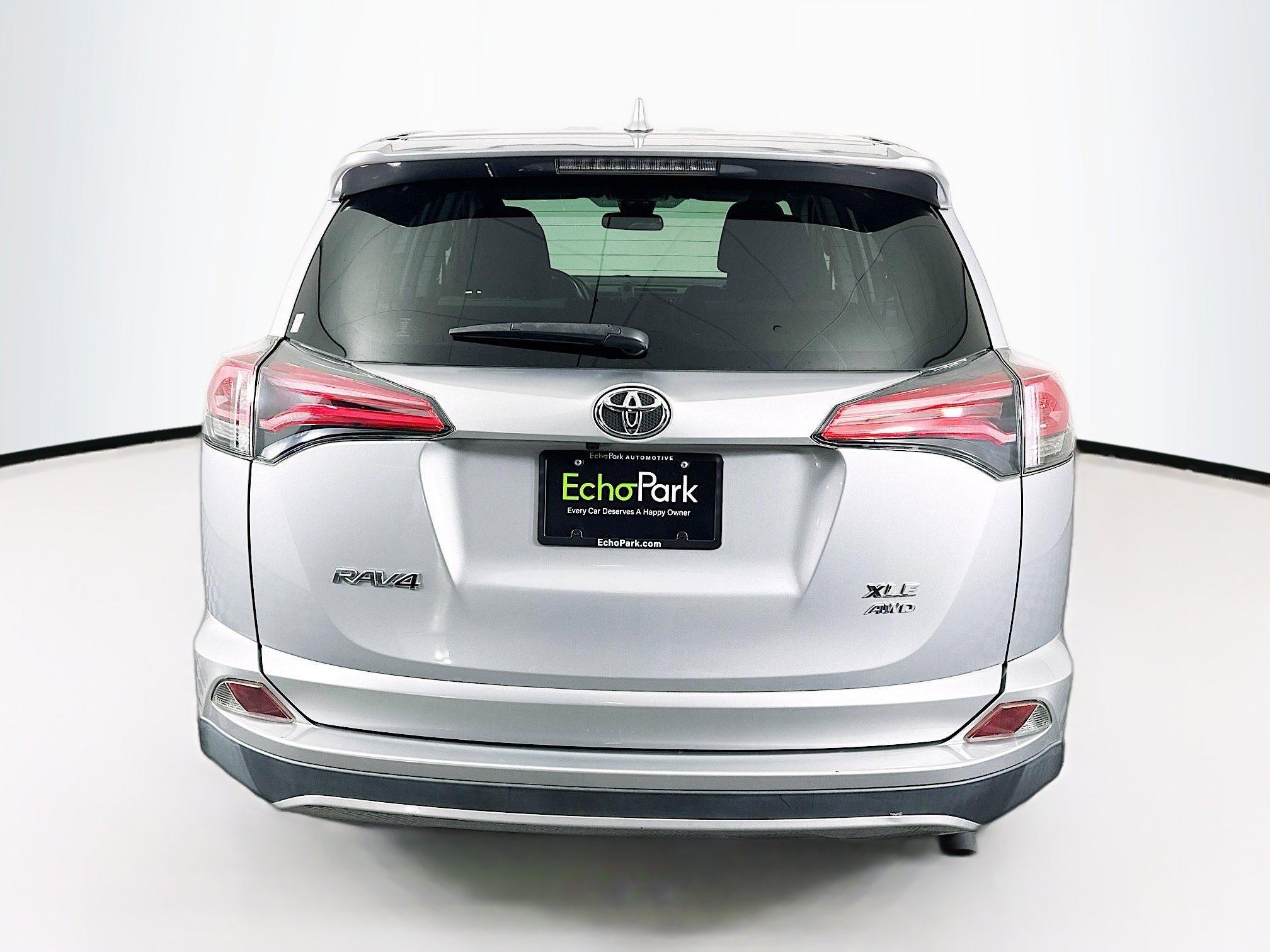 Used 2018 Toyota RAV4 XLE w/ All Weather Liner Package AWD/4WD image 7